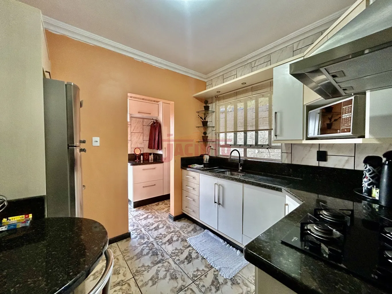 Oportunidade de investimento para locação: uma casa e mais 4 apartamentos, no bairro Fortaleza Alta. — foto 7