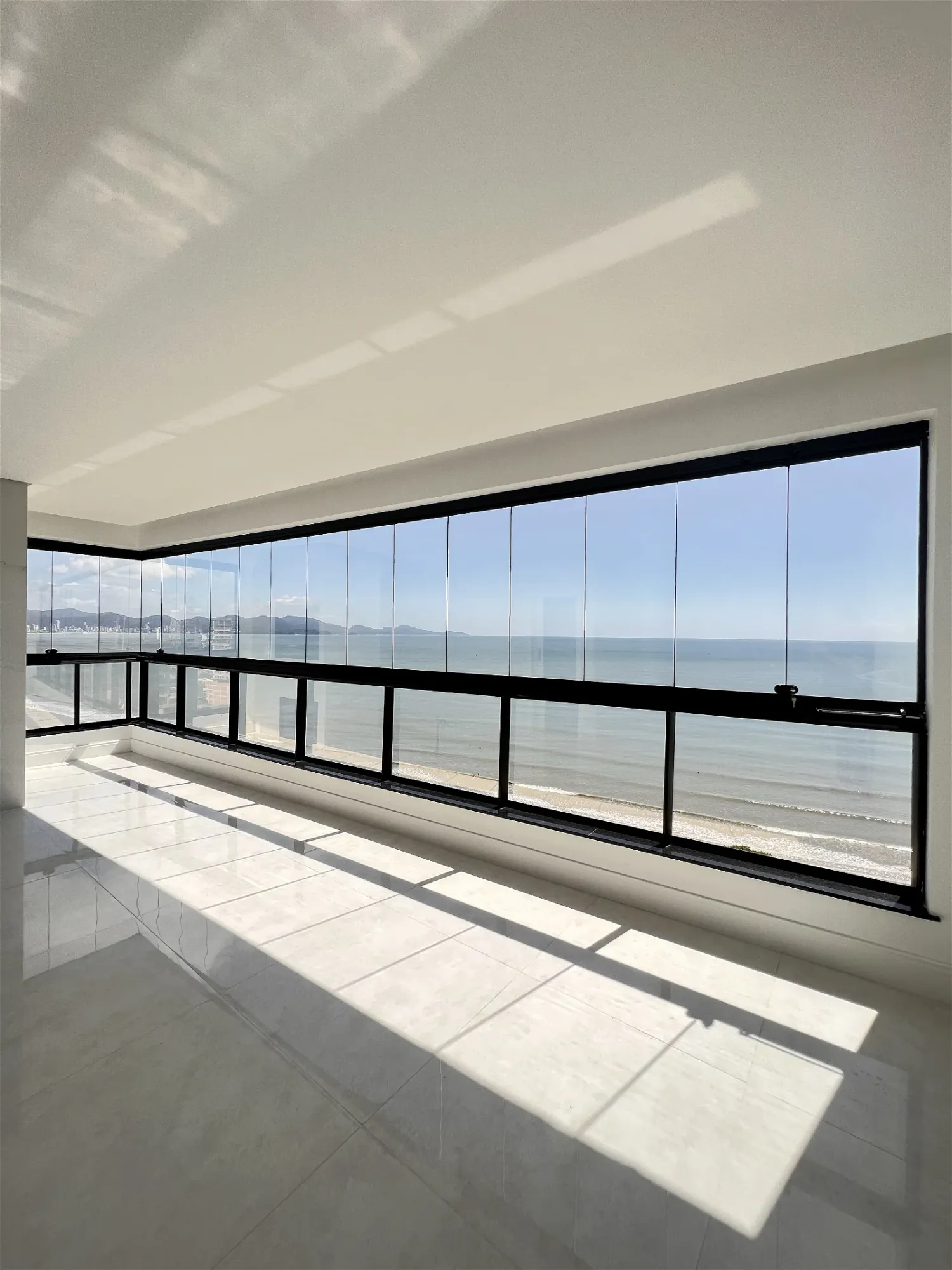 APARTAMENTO BEM LOCALIZADO!!! COM 04 SUÍTES E 03 VAGAS DE GARAGEM!!! — foto 2