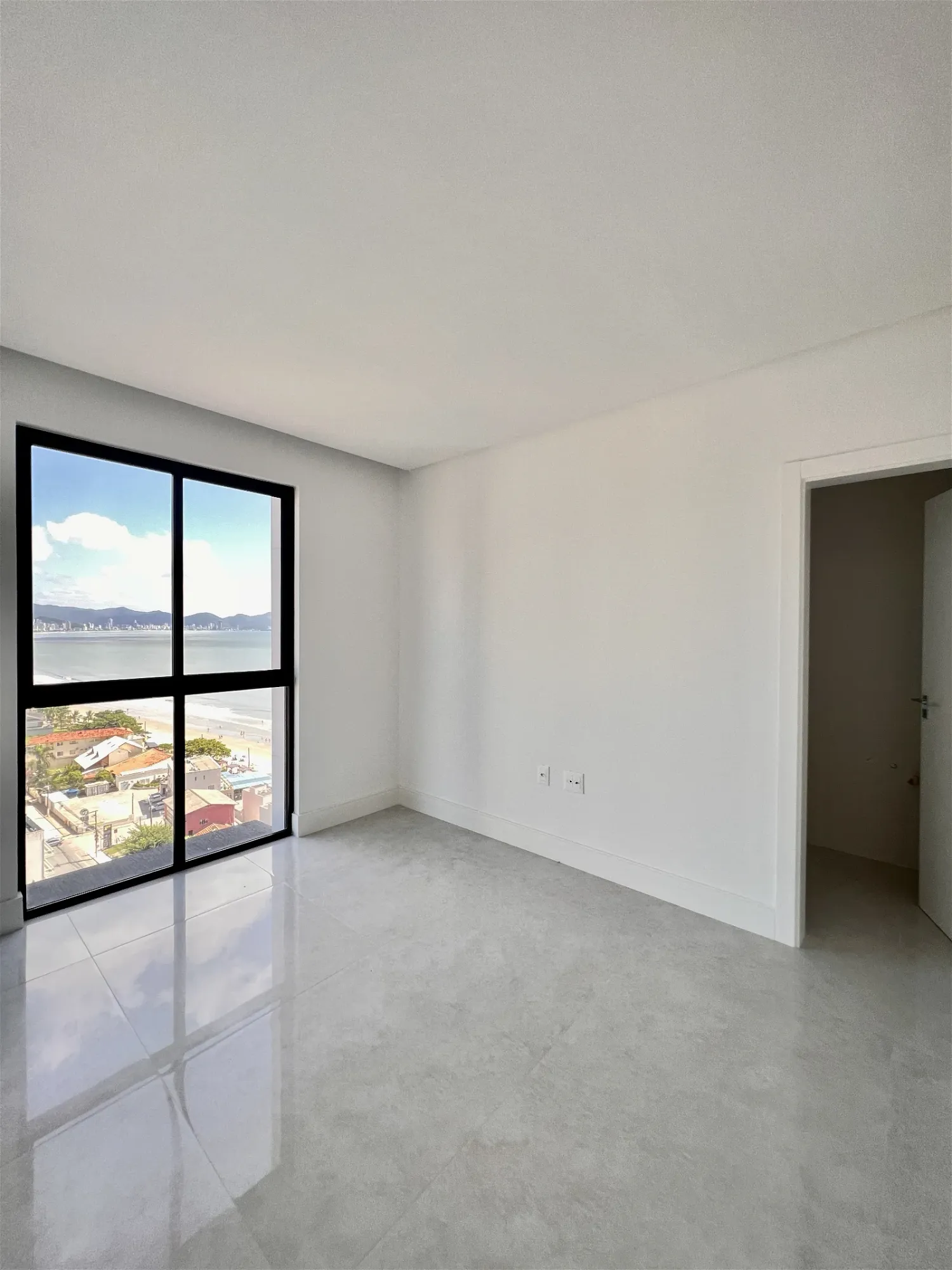 APARTAMENTO BEM LOCALIZADO!!! COM 04 SUÍTES E 03 VAGAS DE GARAGEM!!! — foto 6