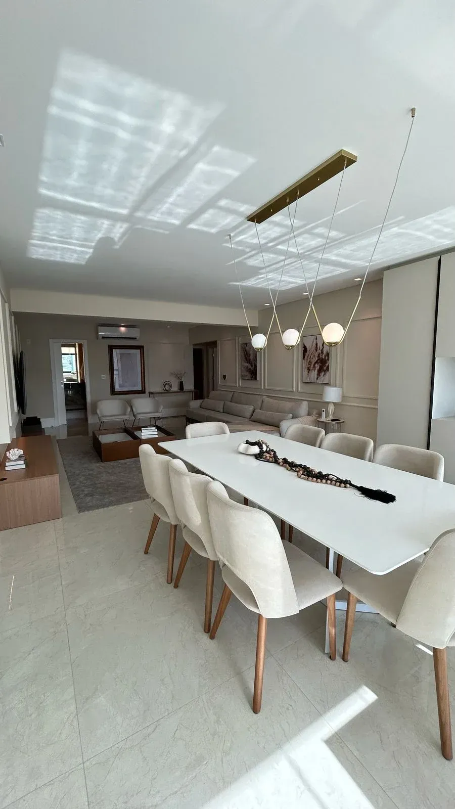 APARTAMENTO NA BEIRA MAR TODO MOBILIADO COM 04 SUÍTES E 03 VAGAS DE GARAGEM!!! — foto 4
