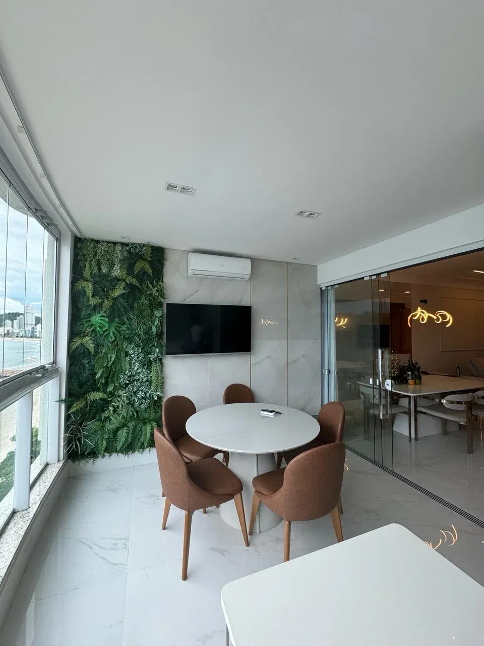 APARTAMENTO MOBILIADO E DECORADO!! COM 03 SUÍTES E 03 VAGAS DE GARAGEM!! — foto 4