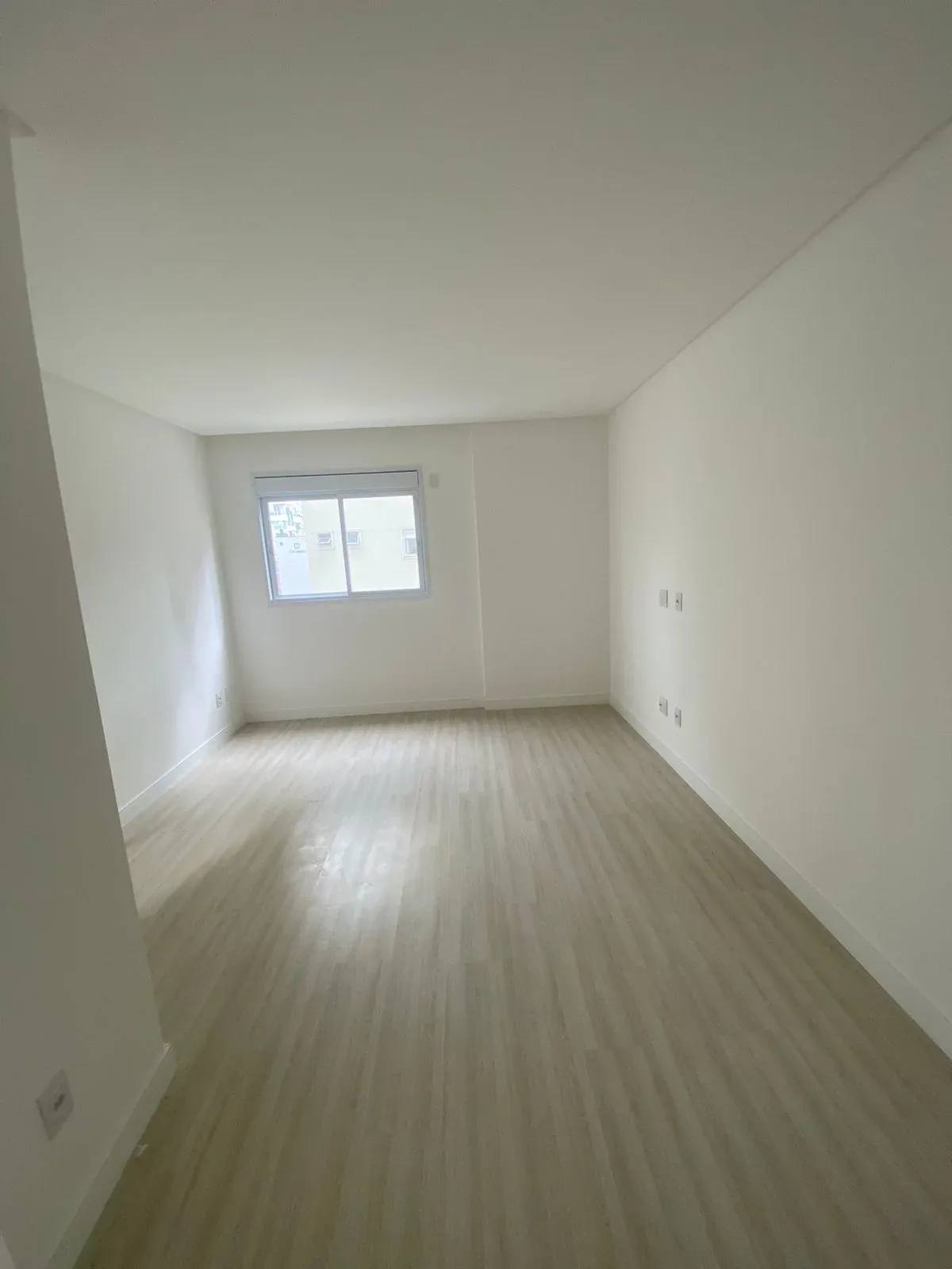 APARTAMENTO PRONTO PRA MORAR!! COM 04 DORMITÓRIOS SENDO 02 SUÍTES E 03 VAGAS NA MEIA PRAIA!! — foto 7