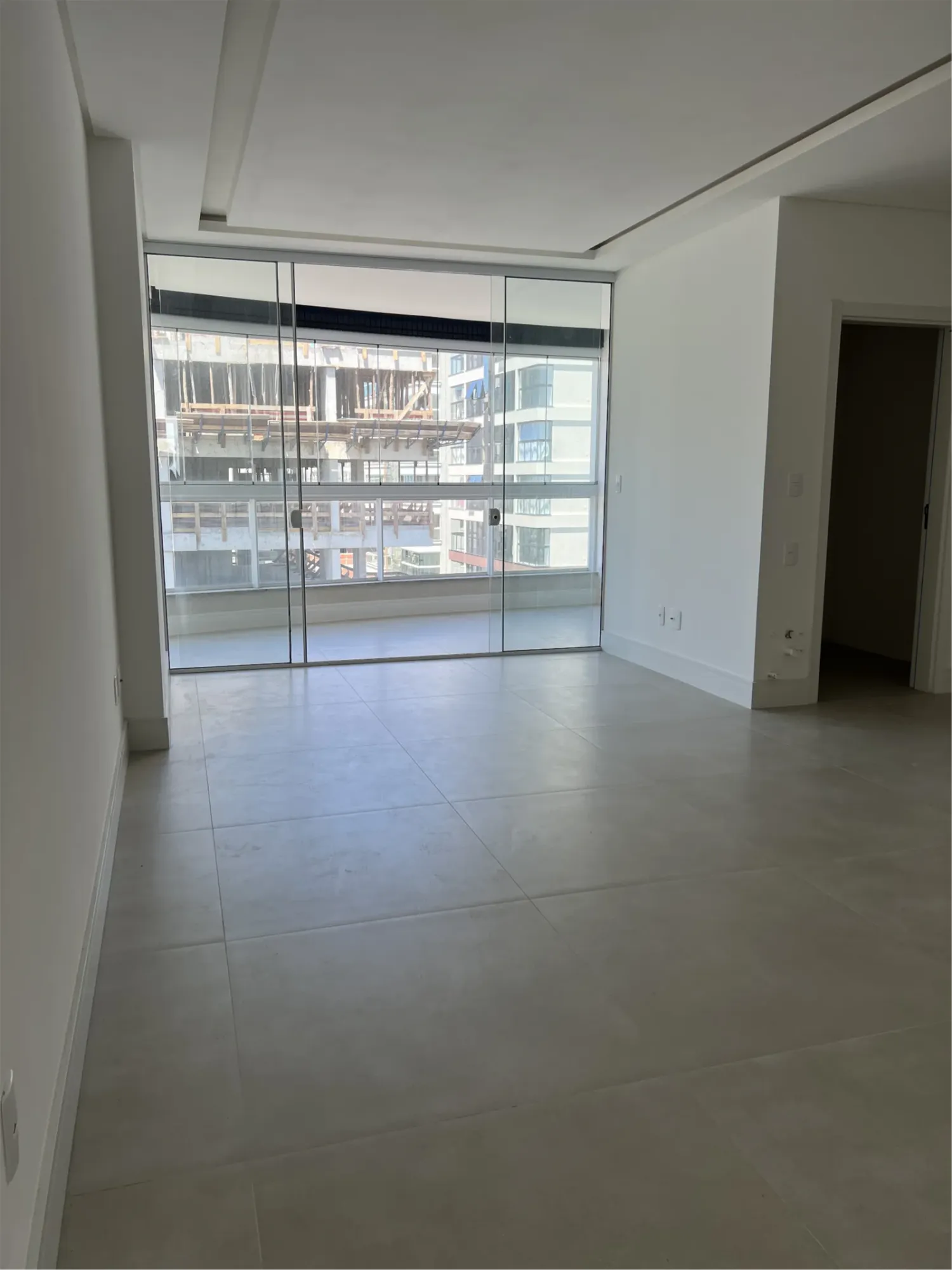 APARTAMENTO PRONTO PRA MORAR!! COM 03 SUÍTES E 03 VAGAS DE GARAGEM NA MEIA PRAIA!! — foto 3