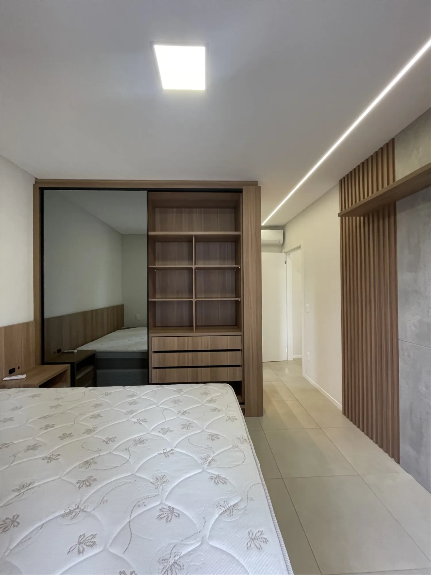 APARTAMENTO DIFERENCIADO NO CENTRO DE ITAPEMA!! COM 03 SUÍTES E 02 VAGAS DE GARAGEM!!! — foto 7