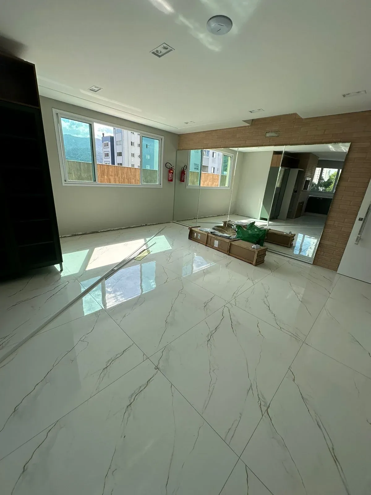 SALDO EM 100 MESES!!! APARTAMENTO NO CENTRO DE ITAPEMA COM 03 SUÍTES E 02 VAGAS DE GARAGEM!!! — foto 3