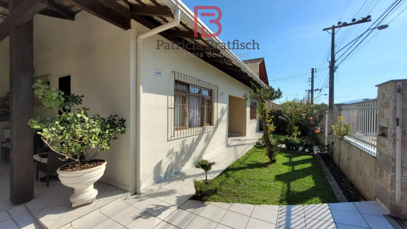 Casa plana, com piscina, no Bairro Fortaleza. — foto 3