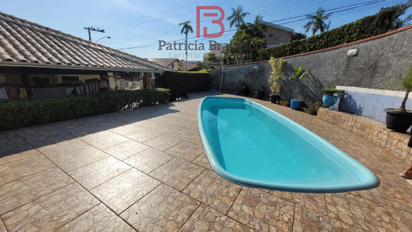 Casa plana, com piscina, no Bairro Fortaleza. — foto 5