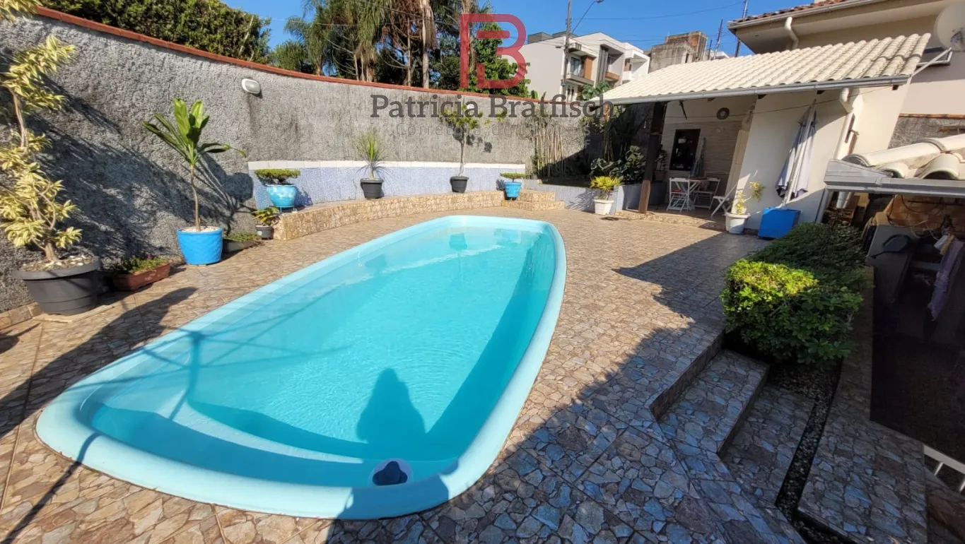 Casa plana, com piscina, no Bairro Fortaleza. — foto 6