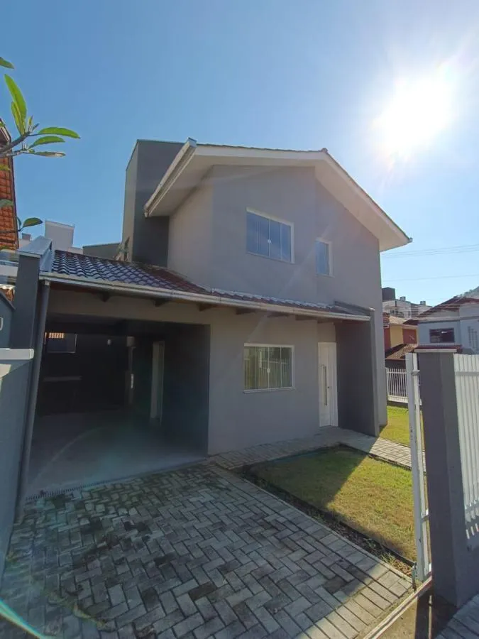 Sobrado para Venda em Blumenau, Salto Weissbach, 3 dormitórios, 1 suíte, 2 banheiros, 1 vaga - foto 1