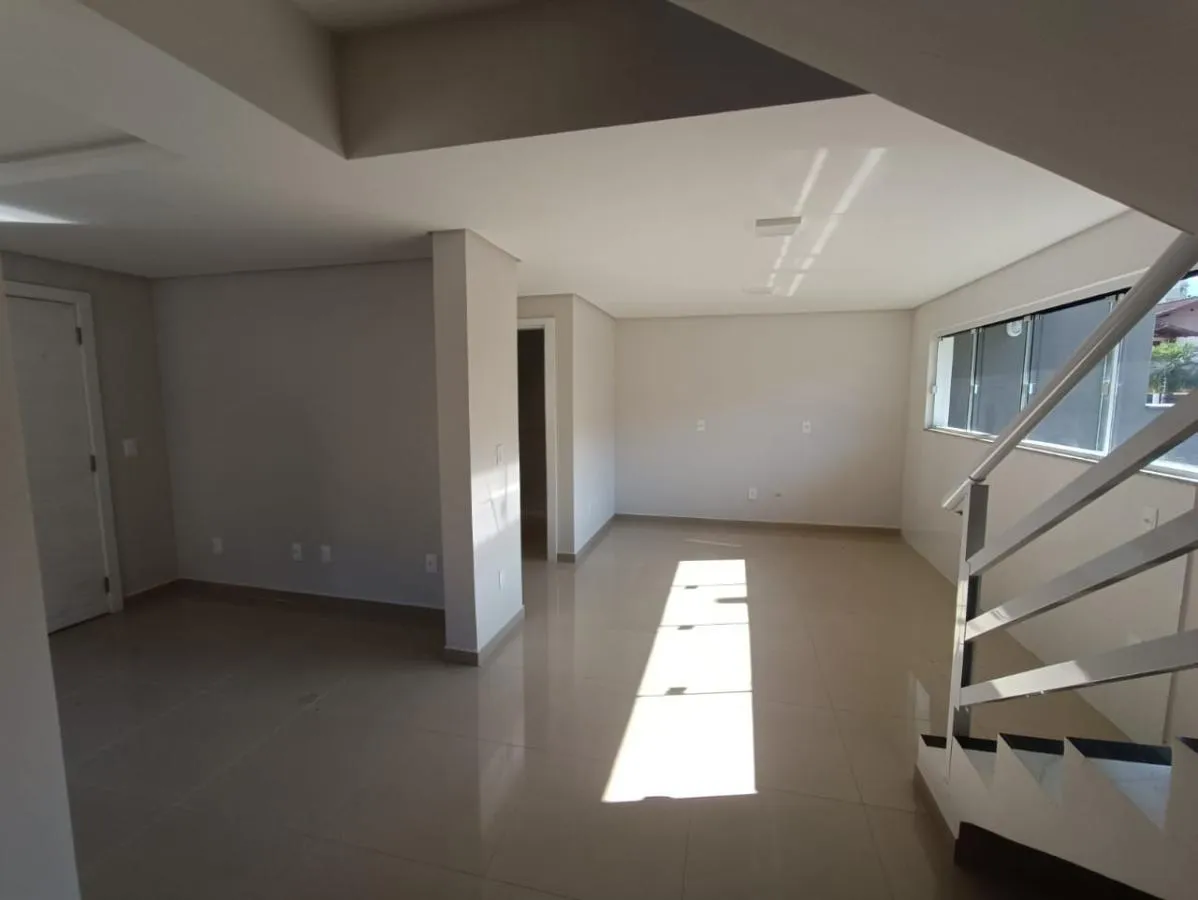 Sobrado para Venda em Blumenau, Salto Weissbach, 3 dormitórios, 1 suíte, 2 banheiros, 1 vaga — foto 3