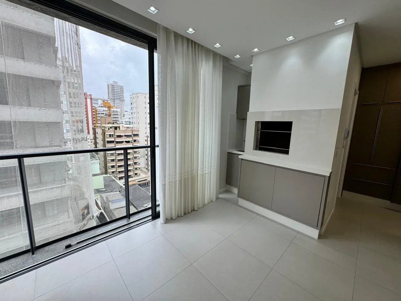 APARTAMENTO MOBILIADO COM 04 SUÍTES E 03 VAGAS DE GARAGEM!!! — foto 6