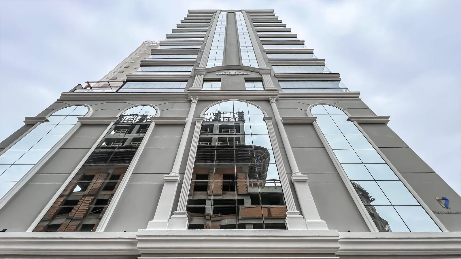 PRONTO PRA MORAR!! APARTAMENTO COM 02 SUÍTES E 02 VAGAS DE GARAGEM!!! - foto 1