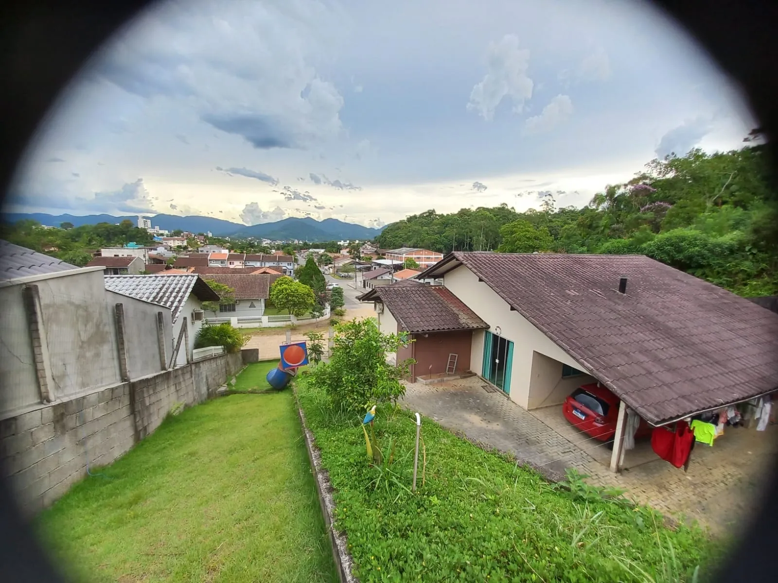 VENDO LINDA CASA SEMI MOBILIADA — foto 4