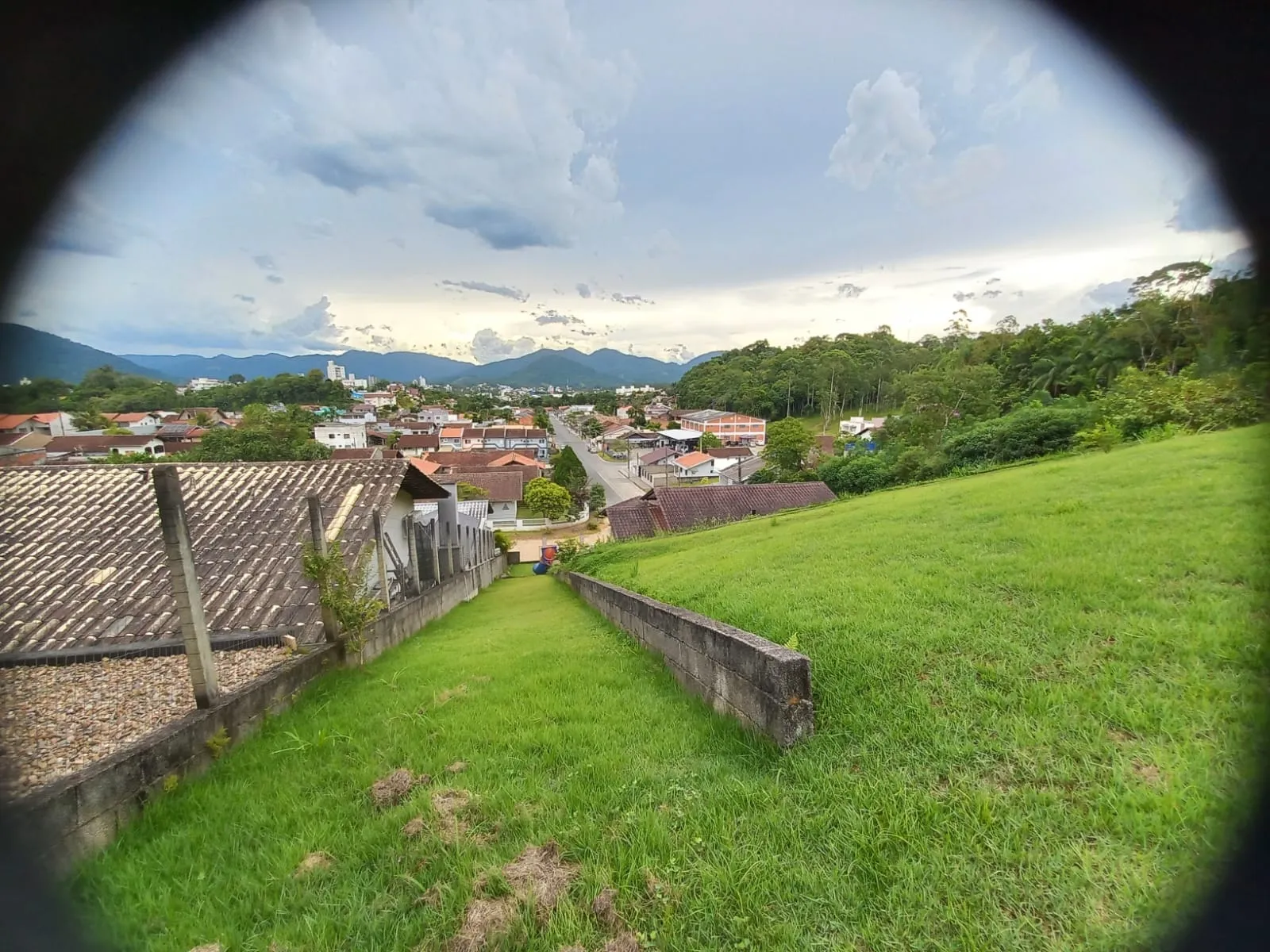 VENDO LINDA CASA SEMI MOBILIADA — foto 5