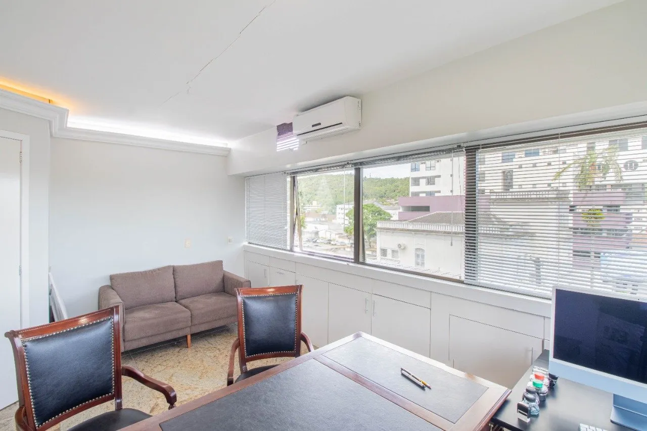 Prédio Comercial à venda no bairro Centro em Joinville, por R$ 390.000.00. — foto 3