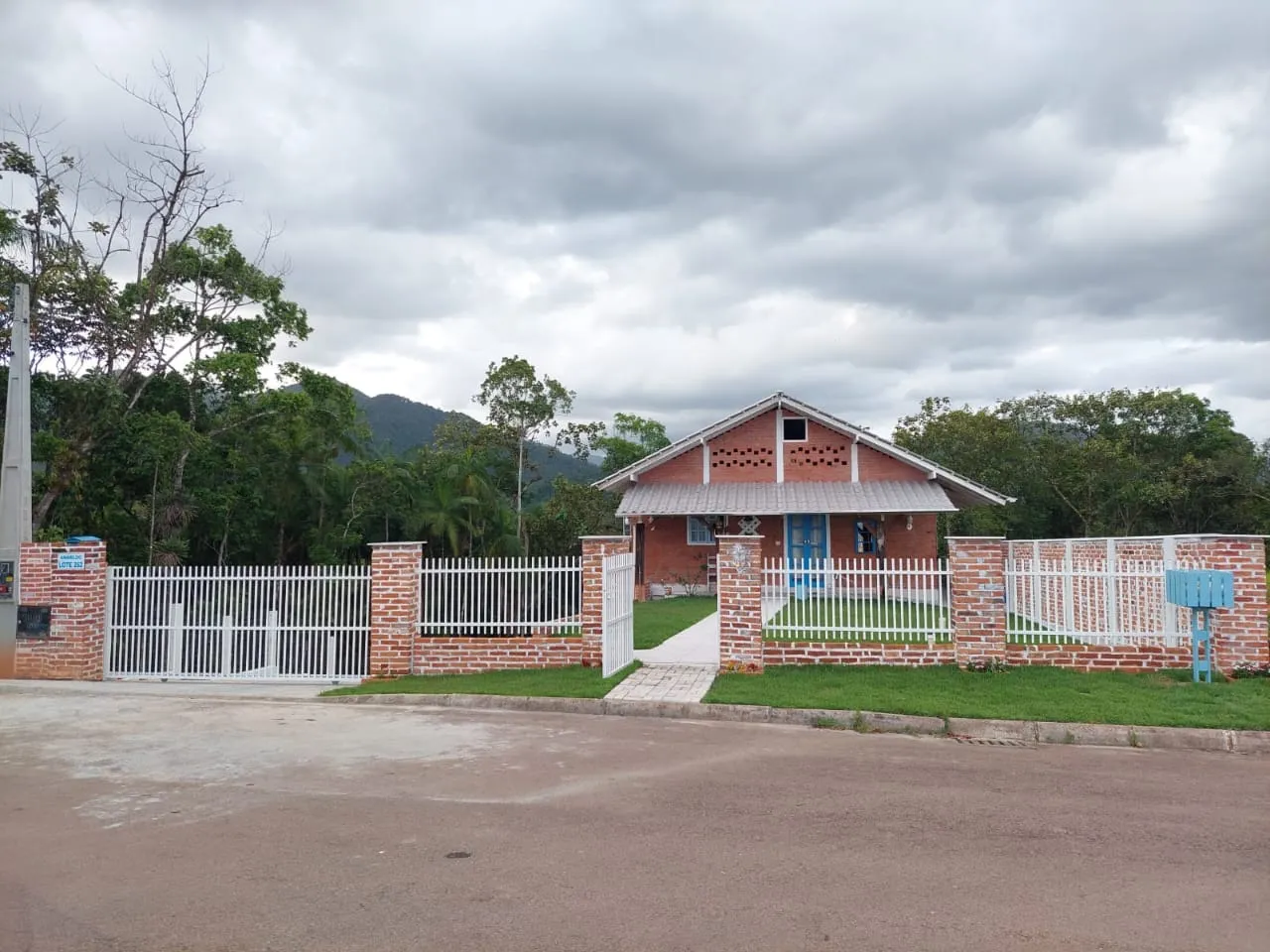 VENDO LINDA CASA RÚSTICA EM RIO DOS CEDROS - foto 1