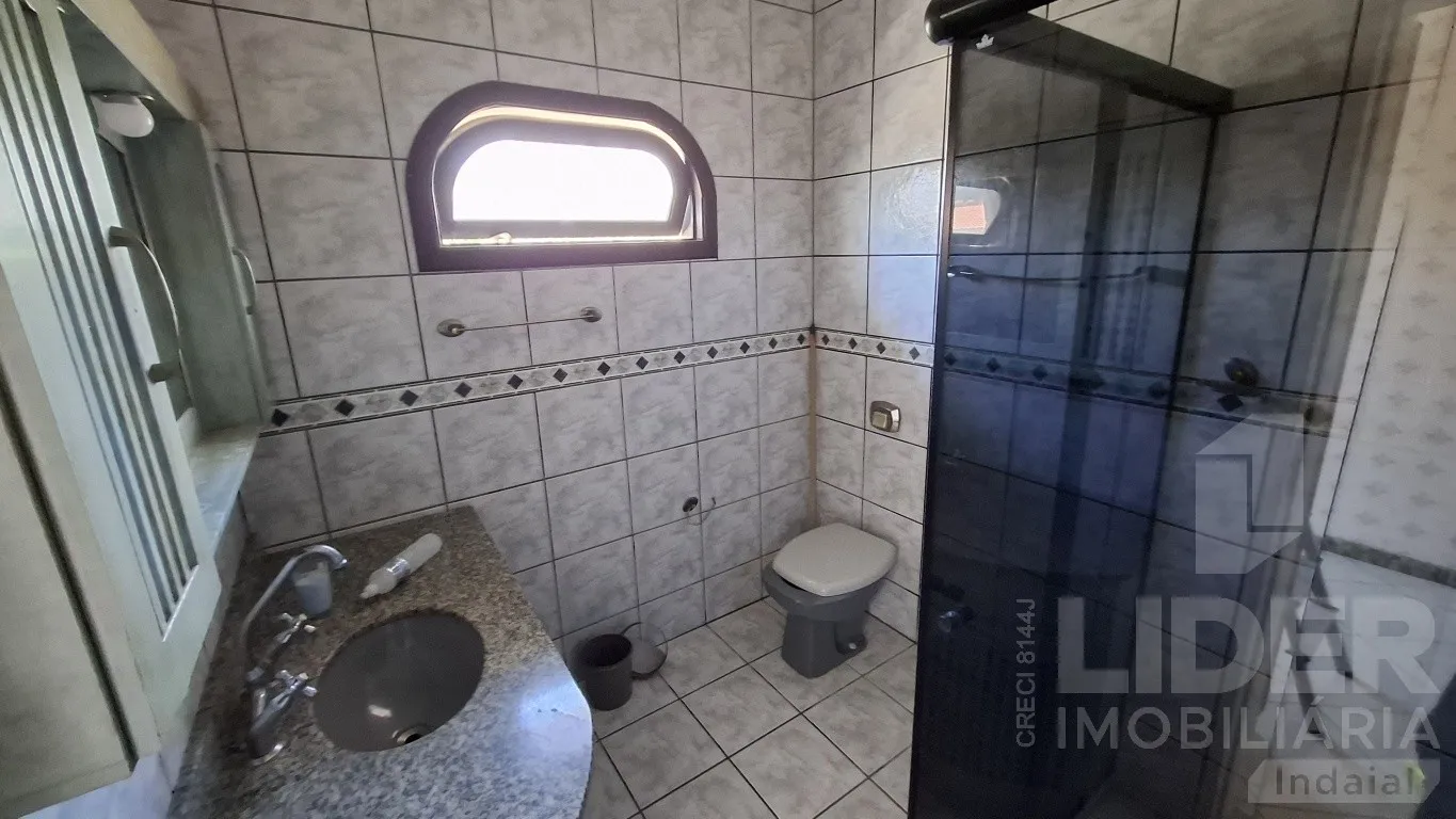 CASA DE ESQUINA COM AMPLO TERRENO COMERCIAL NO BAIRRO DAS NAÇÕES — foto 2
