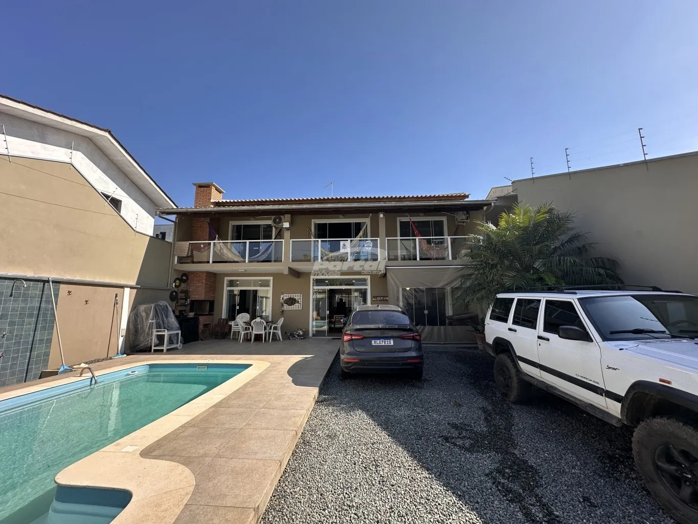 Sobrado, 03 dormitórios sendo 01 suíte, 500 metros do mar, Itacolomi, Balnéario Piçarras SC (cód.19093) — foto 2