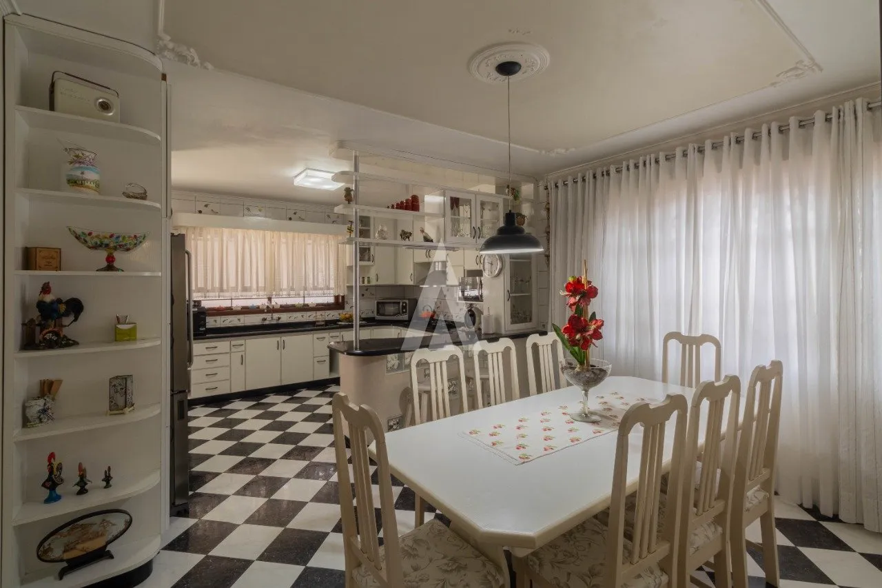 Casa com 3 suítes e 1 quarto à venda no bairro Boa Vista em Joinville-SC por R$ 1.610.000,00. — foto 7