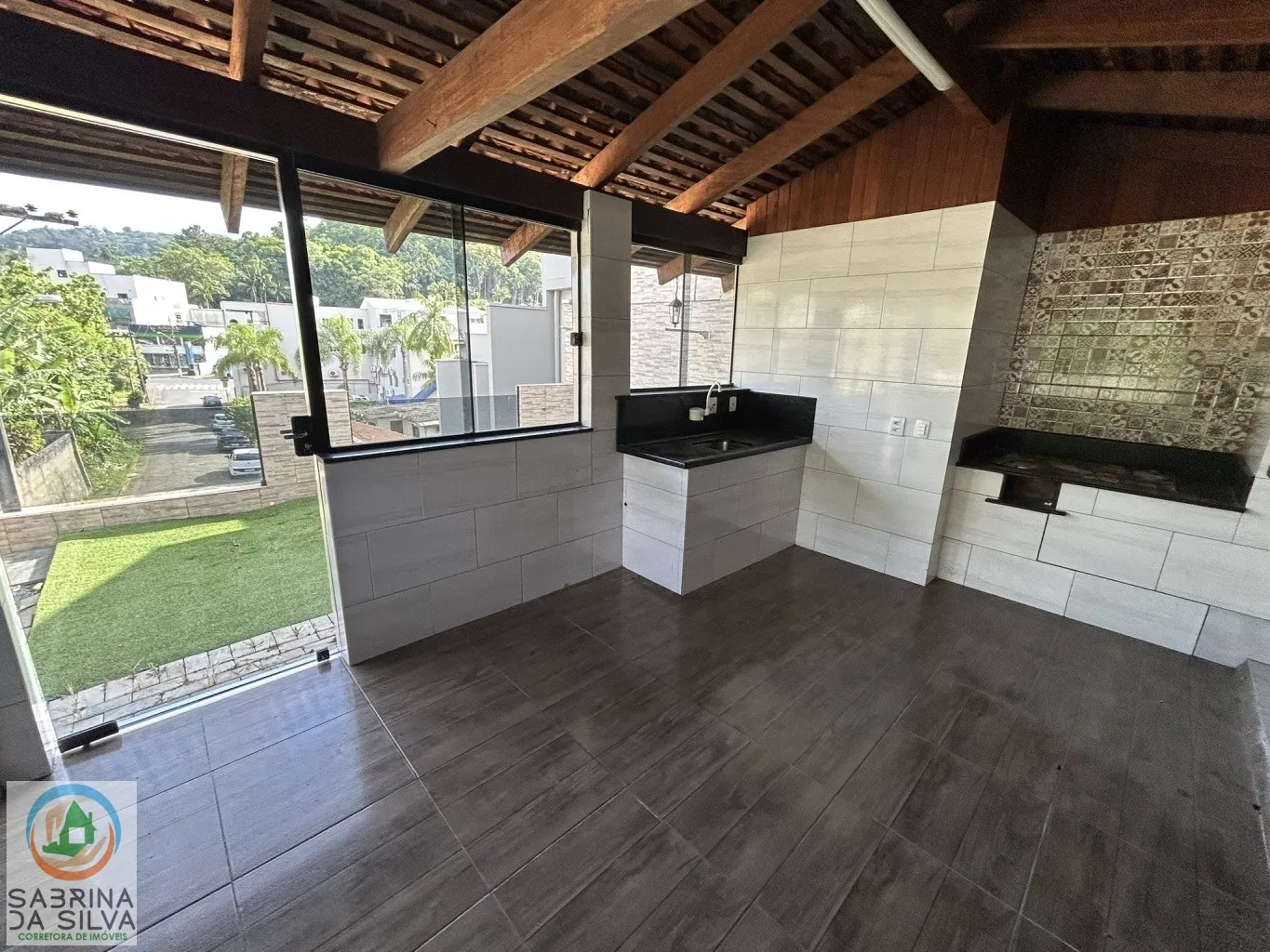 Casa com 3 Dormitórios e Área de Festas no Bairro Água Verde - Blumenau/SC — foto 7