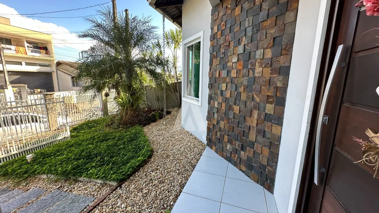 Sobrado com 1 suíte mais 2 quartos à venda no bairro Vila Nova em Joinville, por R$ 799.000.00. — foto 2