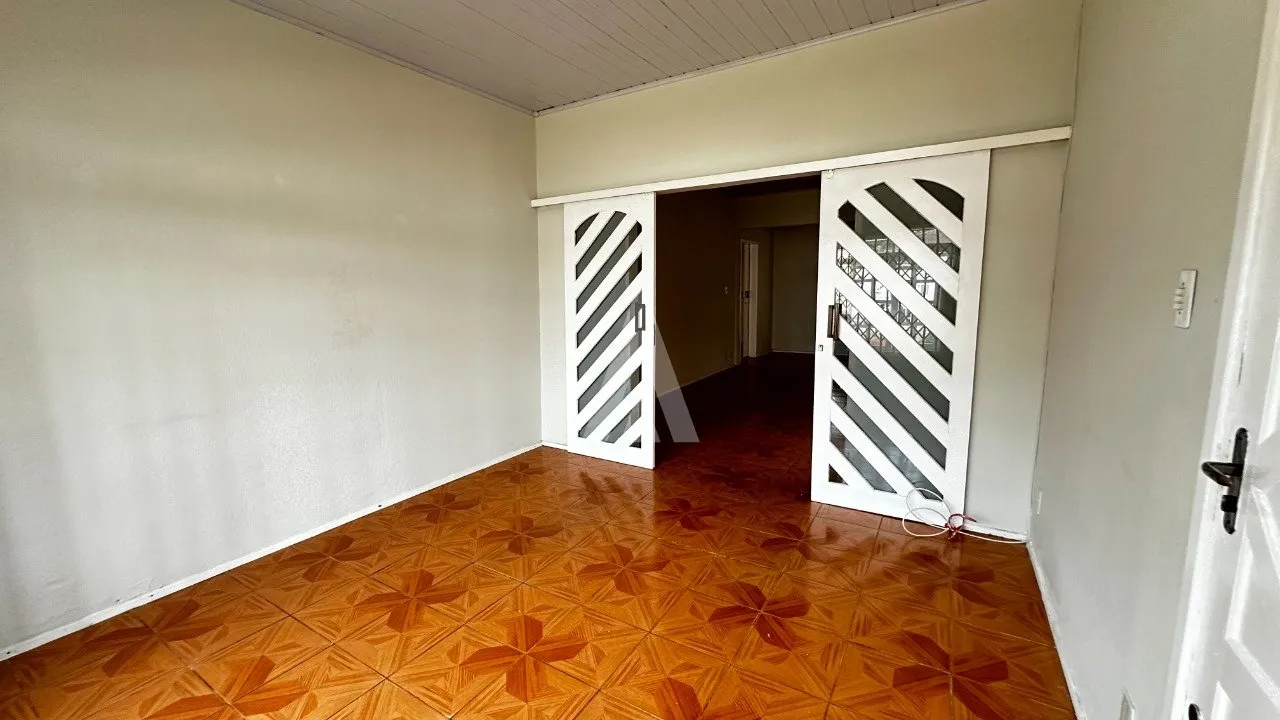 Casa com 3 quarto(s) à venda no bairro Bom Retiro em Joinville, por R$ 690.000.00. — foto 4