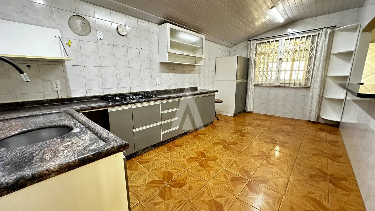Casa com 3 quarto(s) à venda no bairro Bom Retiro em Joinville, por R$ 690.000.00. — foto 7