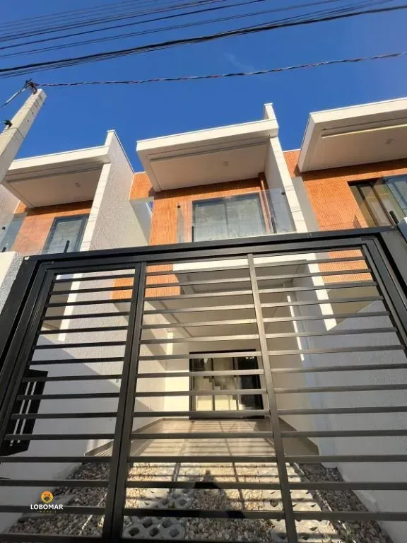 Sobrado à venda por R$ 700.000,00 - Centro - Balneário Piçarras/SC - foto 1