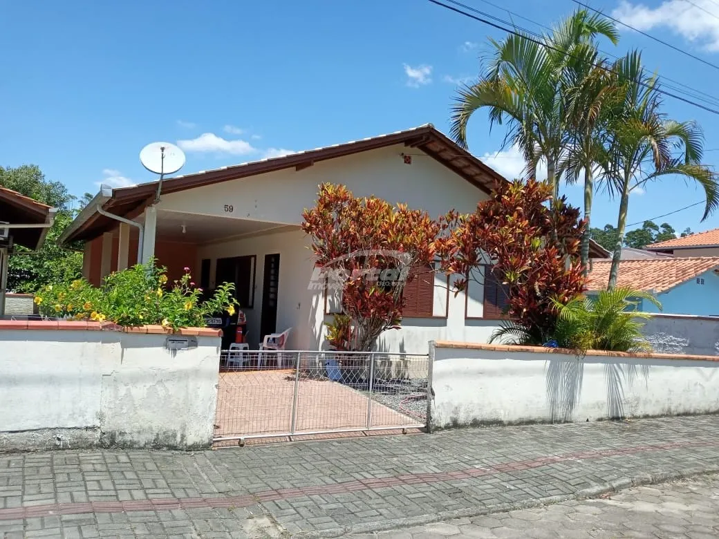 Excelente casa, 04 dormitórios, 200 metros do mar, Itajuba, Barra Velha SC (cód.19006) - foto 1