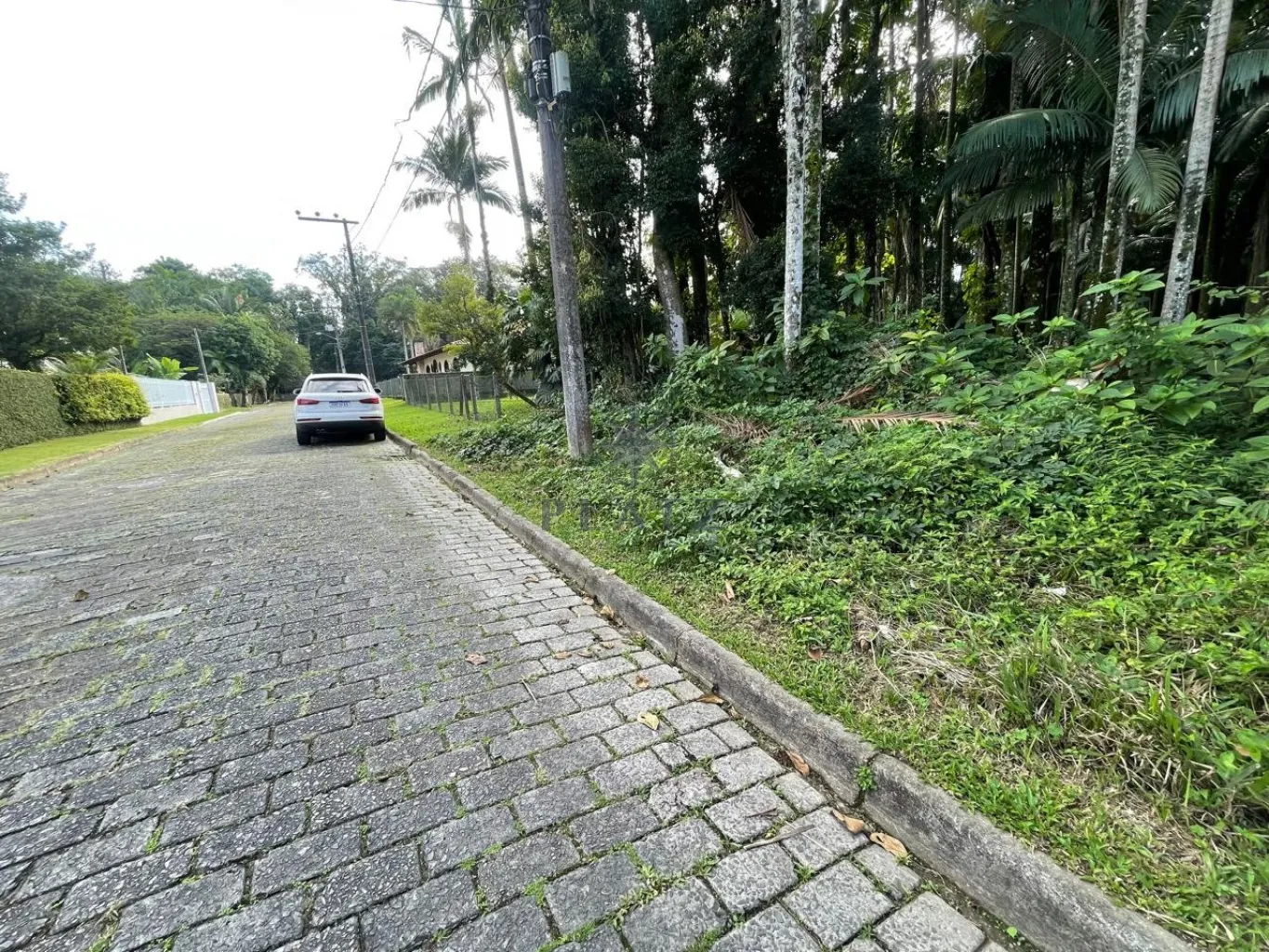 Terreno em condomínio fechado com projeto aprovado!! - foto 1