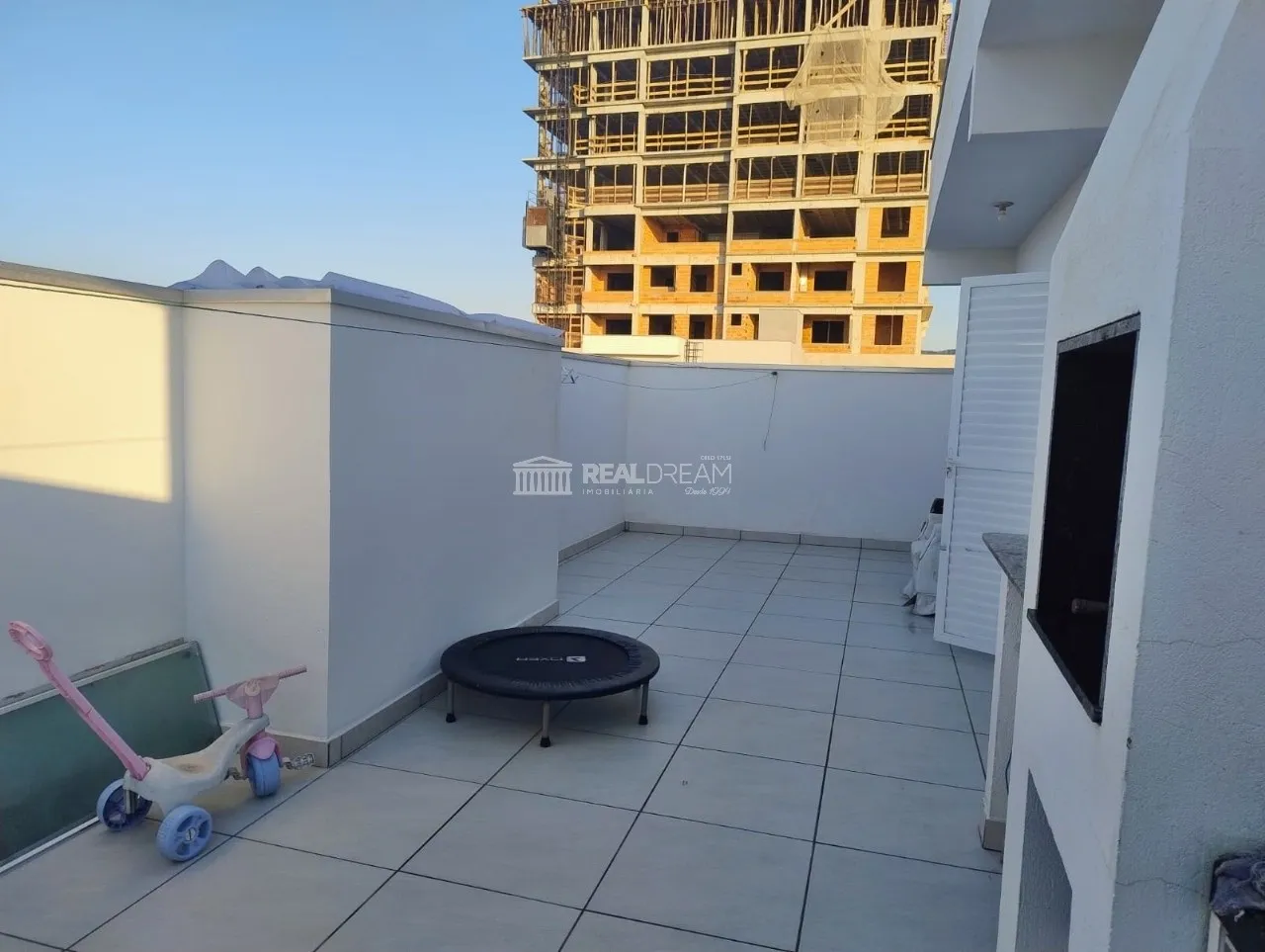 Apartamento cobertura a 300 metros da praia de 2 dormitórios sendo 1 suíte — foto 3