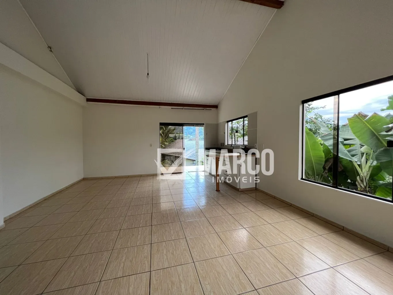 Casa confortável e com amplo quintal - Bairro Ribeirão Areia — foto 7
