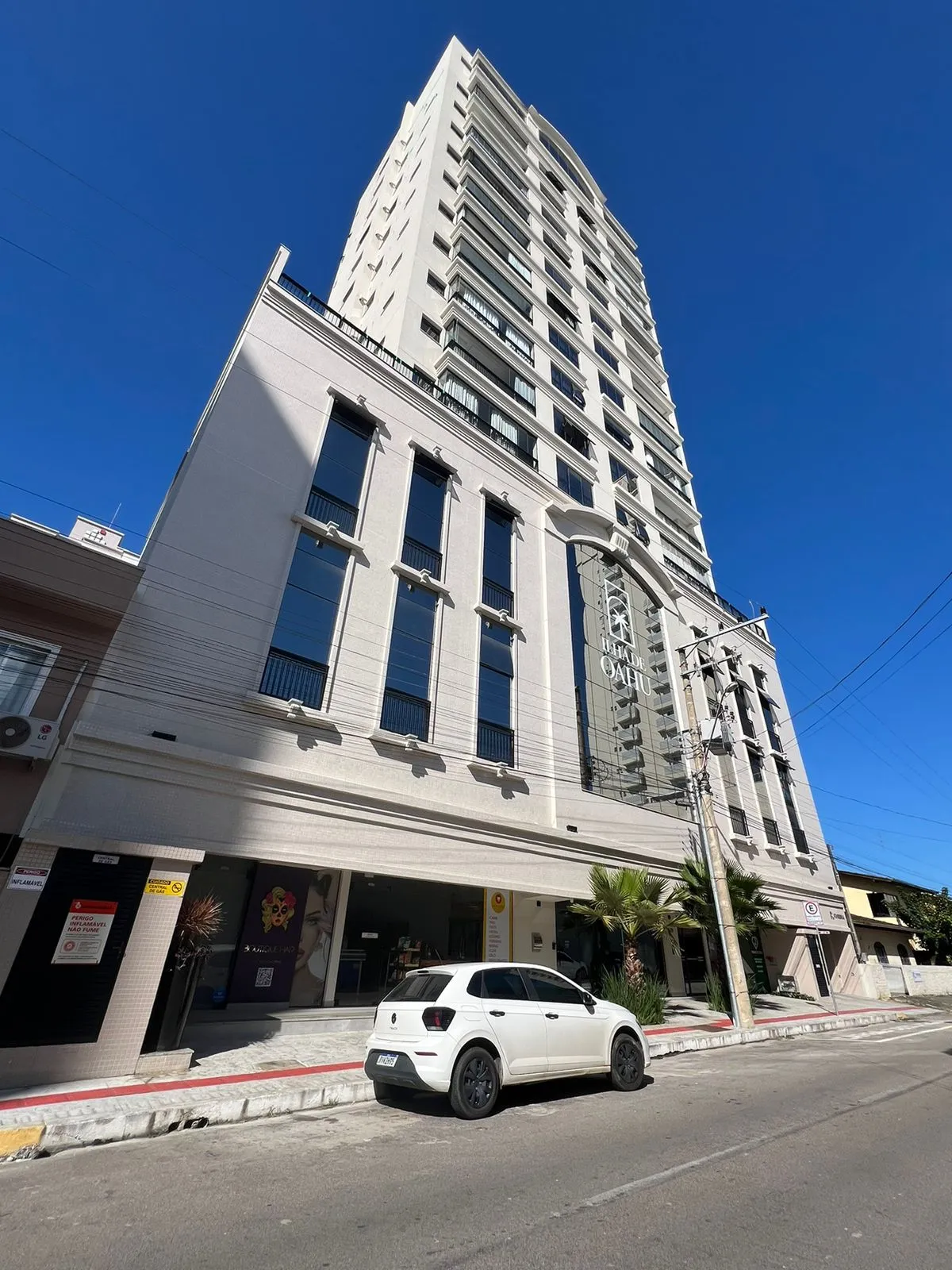 APARTAMENTO MOBILIADO PRONTO PRA MORAR!!! 03 SUÍTES E 02 VAGAS DE GARAGEM!!! - foto 1