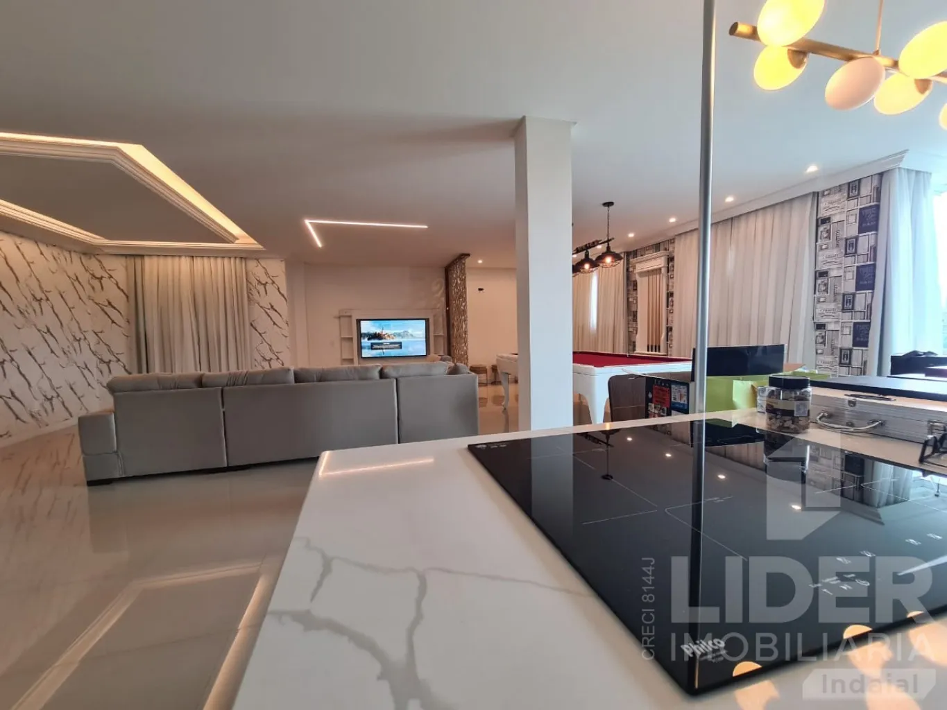 Cobertura semi mobiliada com 206m de área privativa - foto 1