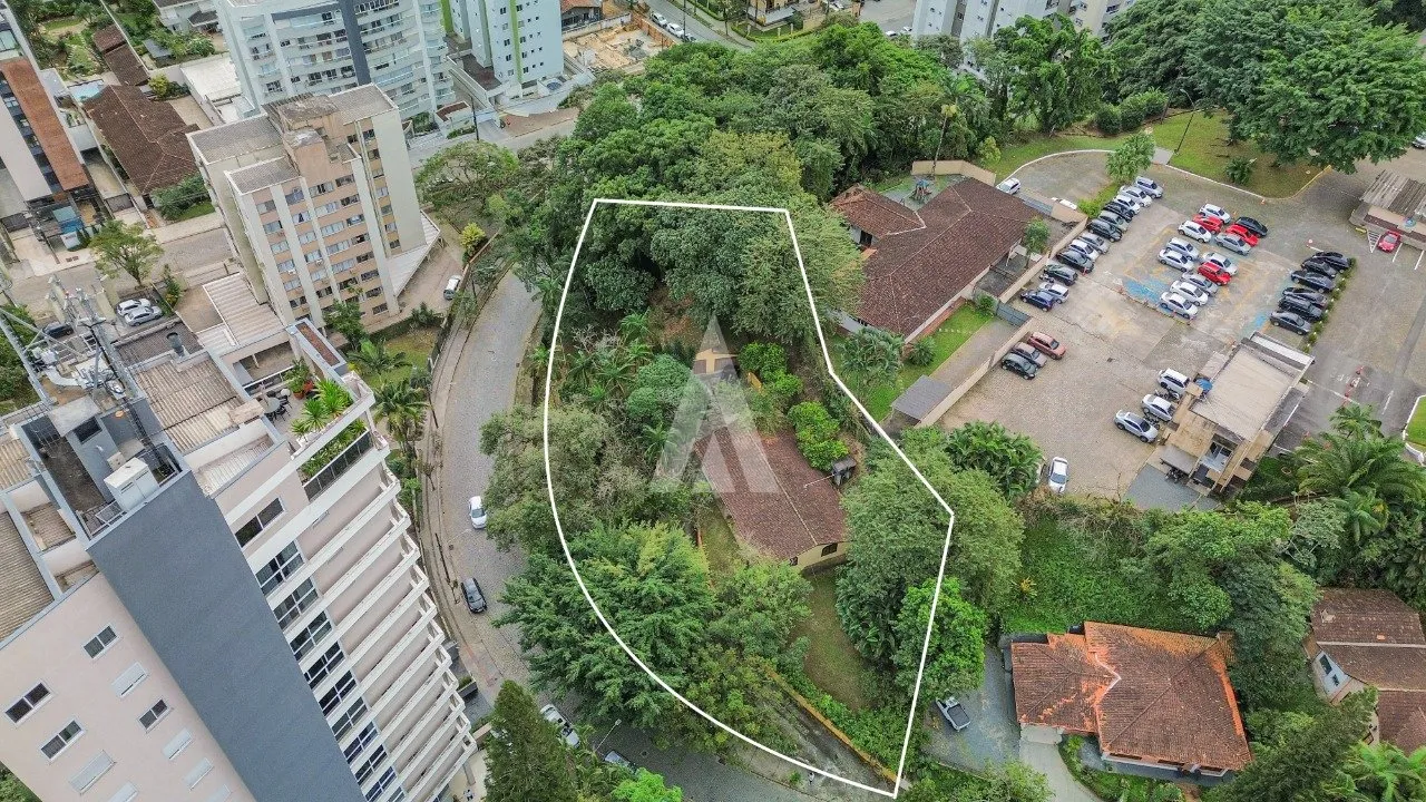 Terreno à venda no bairro Atiradores em Joinville, por R$ 4.200.000.00. - foto 1