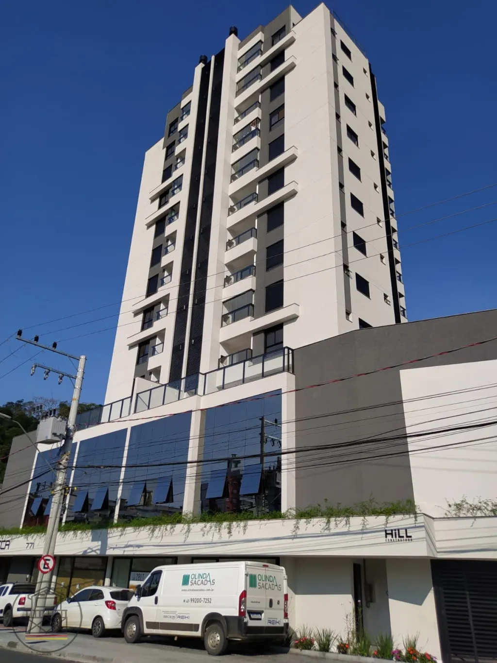 Loja Térrea para Locação com Vitrine em Localização Privilegiada Próxima à Vila Germânica - foto 1