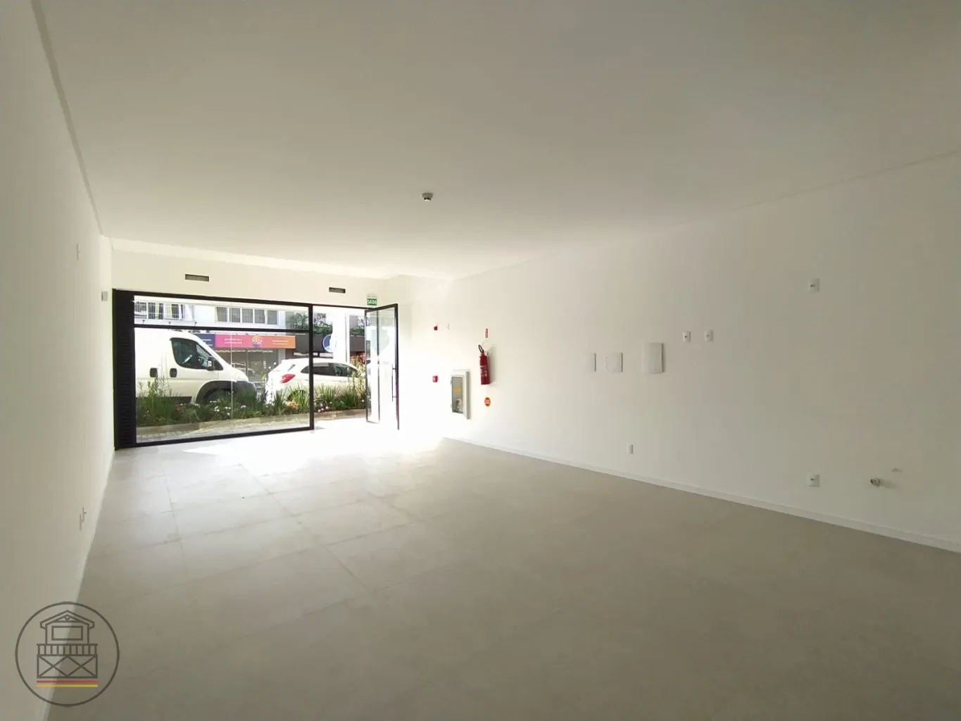 Loja Térrea para Locação com Vitrine em Localização Privilegiada Próxima à Vila Germânica — foto 5