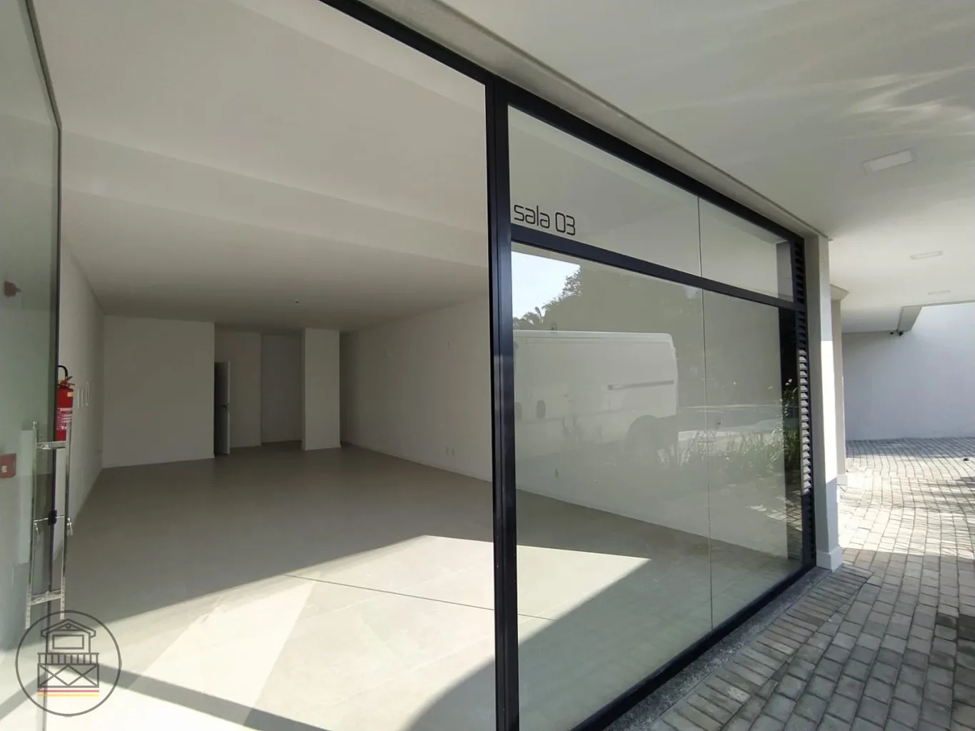 Loja Térrea para Locação com Vitrine em Localização Privilegiada Próxima à Vila Germânica — foto 6