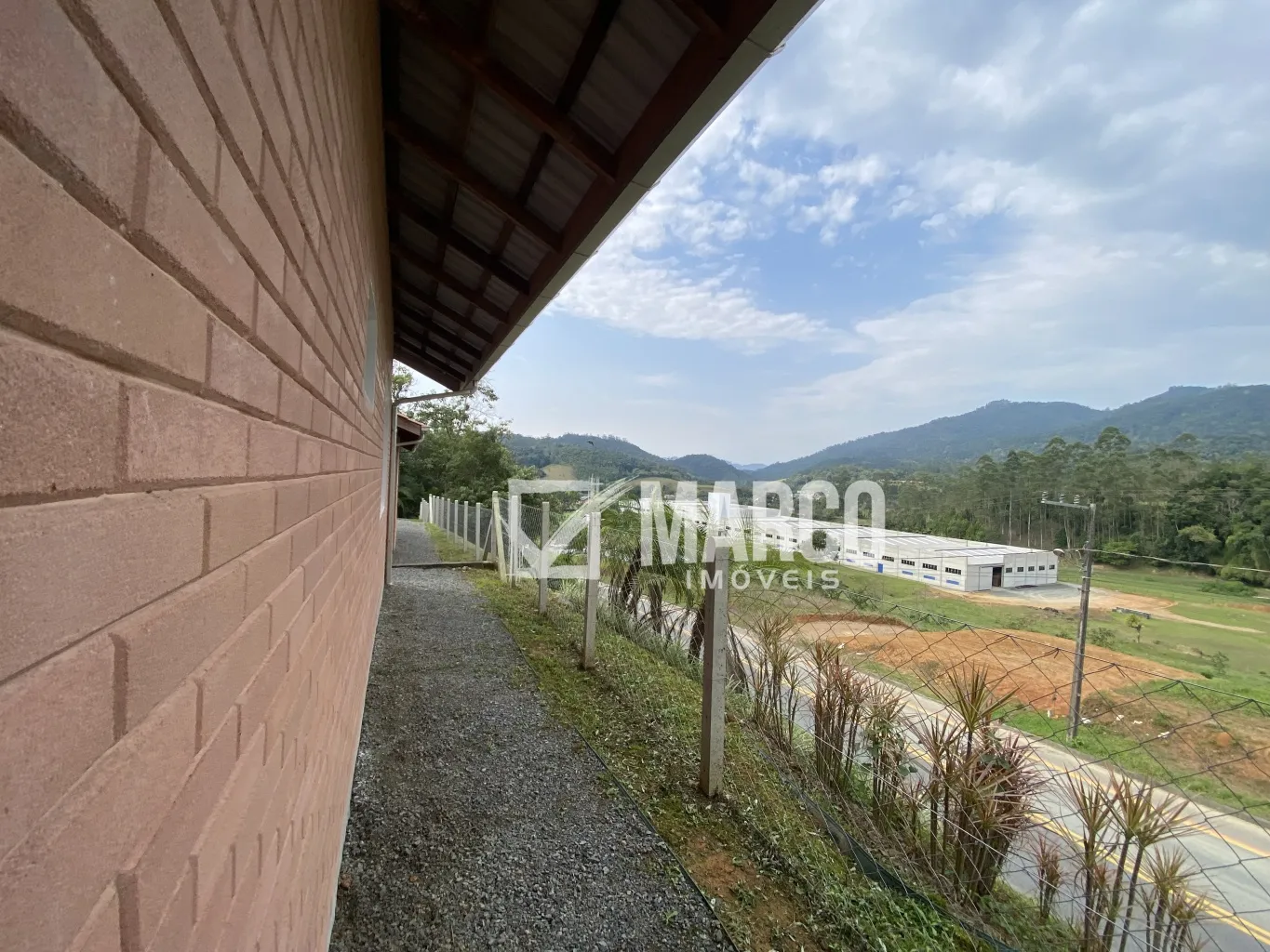 Casa com 3 Quartos a 6 min do Centro em Condominio Pomerode Fundos — foto 4