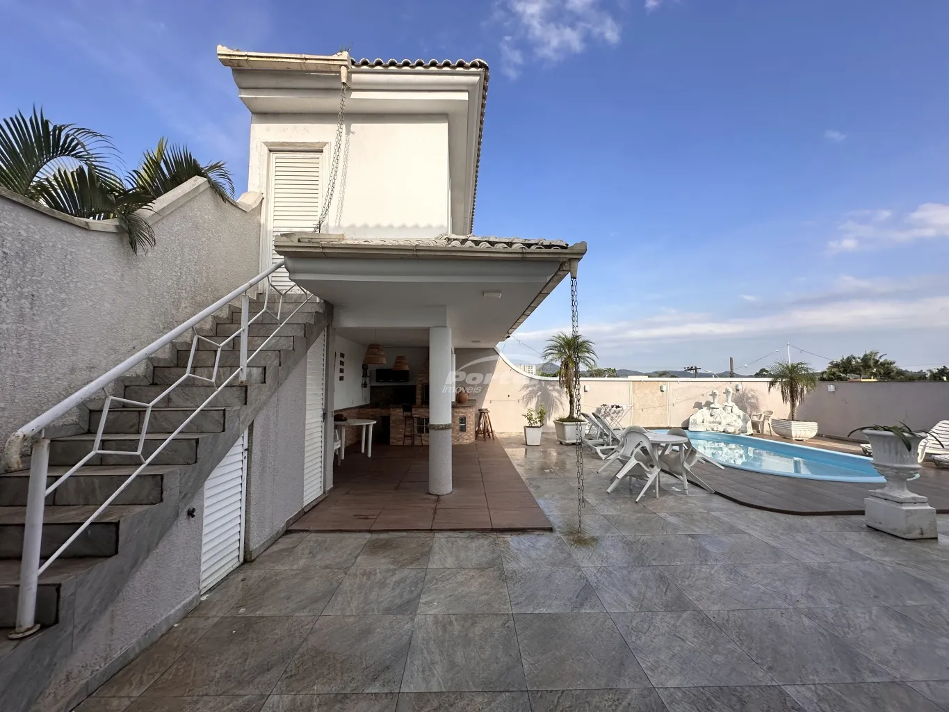Apartamento duplex comercial com 3 suítes, piscina, 2 vagas de garagem, no centro de Balneário Piçarras/SC (Cód.19154) — foto 5