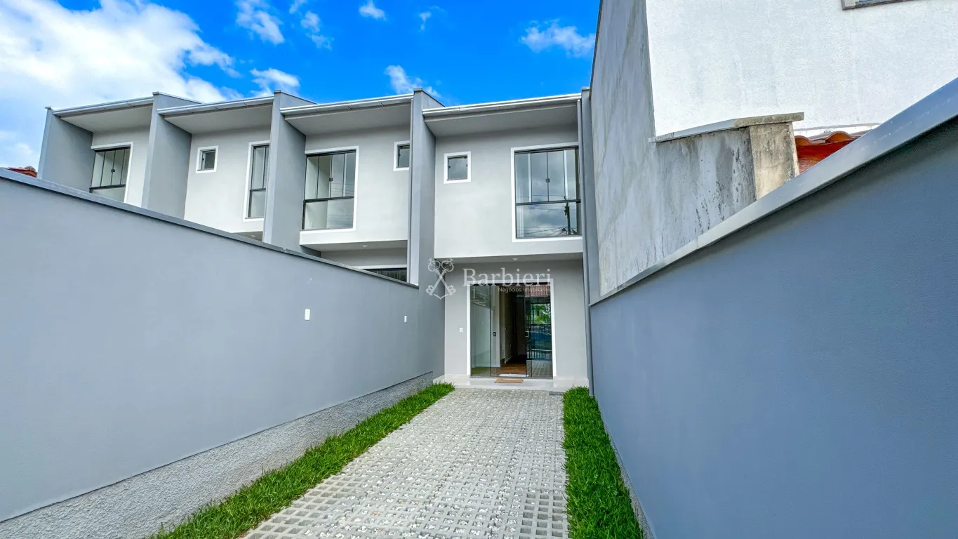 Sobrado com 02 suítes, 02 vagas de garagem, 83m no loteamento Piske, à venda por R$ 395.000,00 - Bairro Fortaleza Alta - Blumenau/SC - foto 1