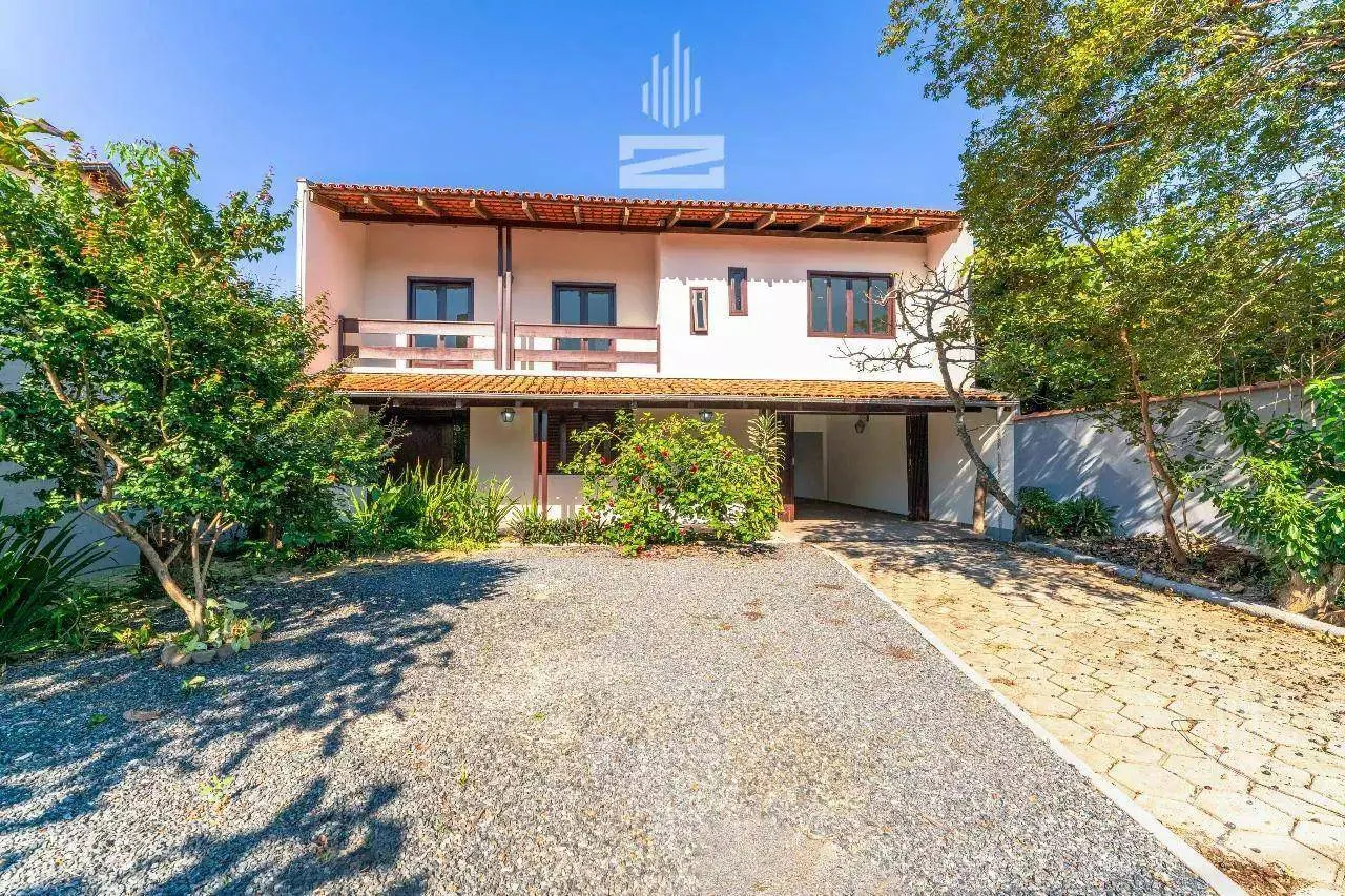 Casa à Venda 3 Dormitórios e Recém Reformada no bairro Itoupava Norte em Blumenau - foto 1