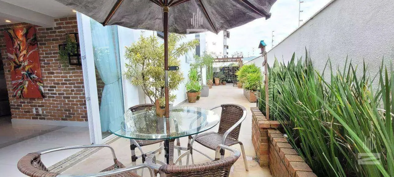 Lindo Apartamento a Venda 2 Suítes Semimobiliado e com Terraço no bairro Água Verde em Blumenau - foto 1
