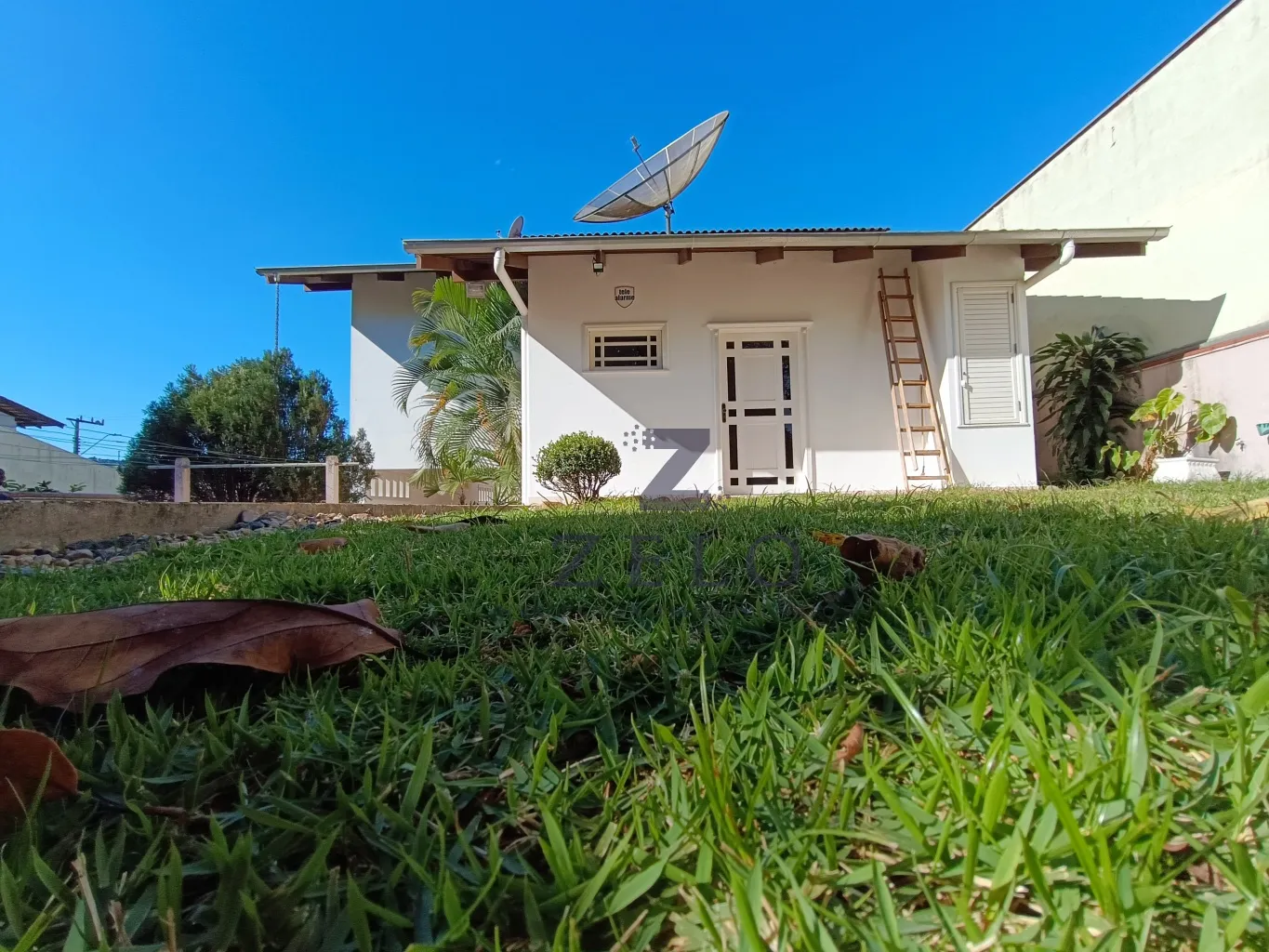 Excelente Casa Semimobiliada na transversal da Rua dos Caçadores - Bairro Velha — foto 4