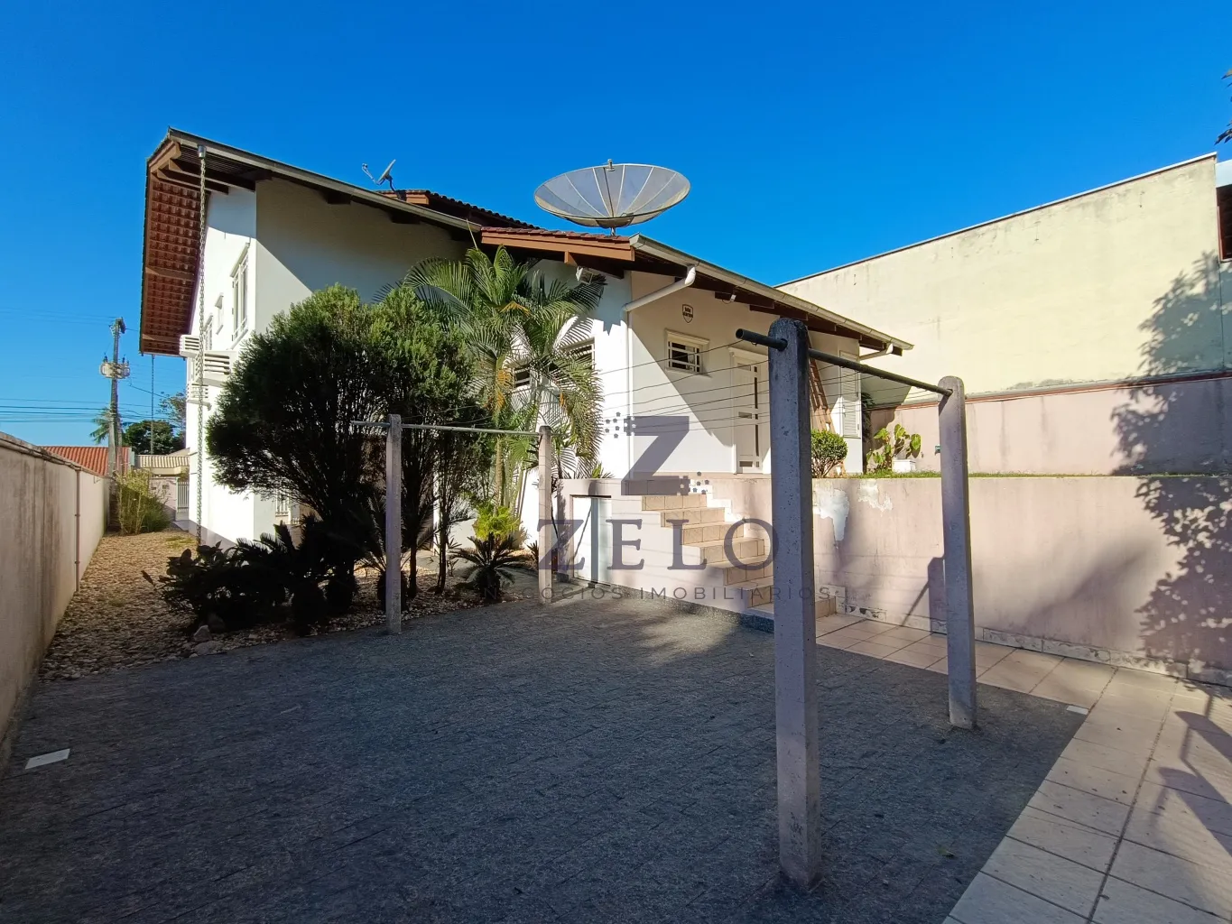 Excelente Casa Semimobiliada na transversal da Rua dos Caçadores - Bairro Velha — foto 5