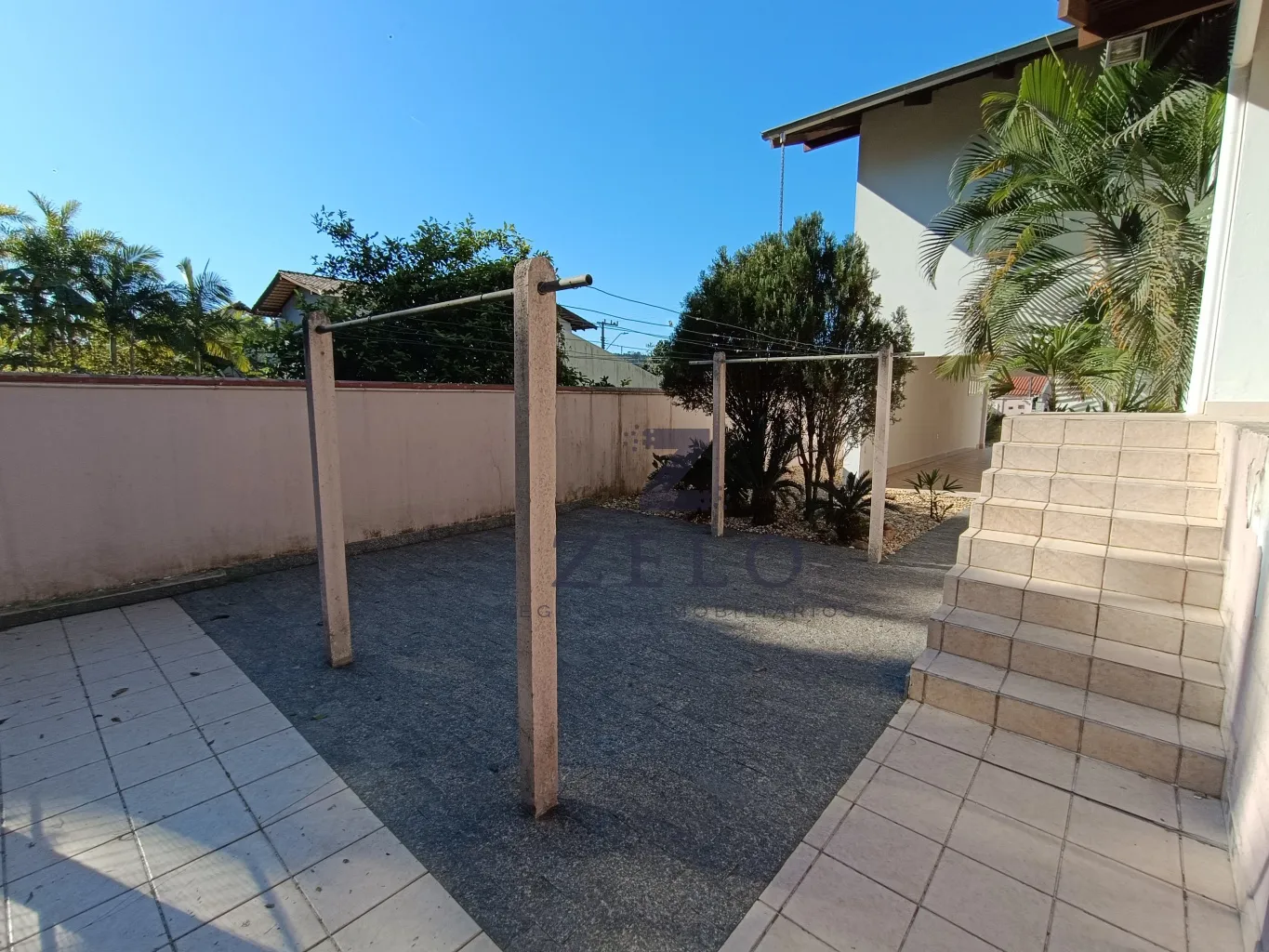 Excelente Casa Semimobiliada na transversal da Rua dos Caçadores - Bairro Velha — foto 6
