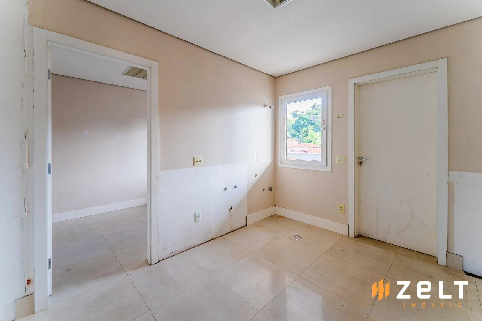 Prédio Comercial e ou Residencial Com Térreo e 4 Andares, à Venda no Bairro Victor Konder, Blumenau - PR0145. — foto 7