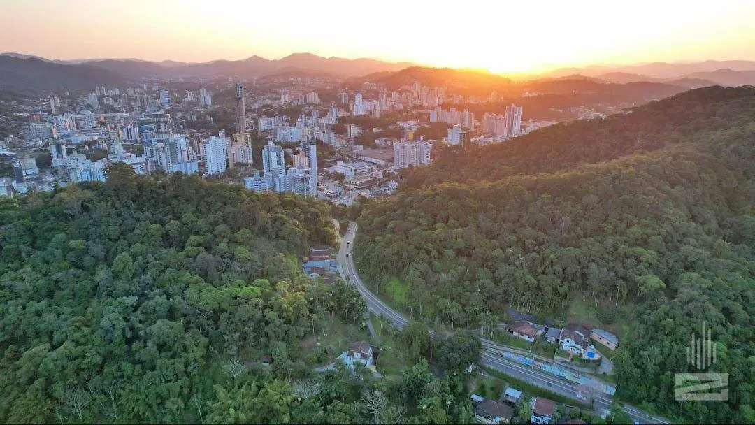 Terreno à venda 5.800m no bairro Boa Vista em Blumenau — foto 3
