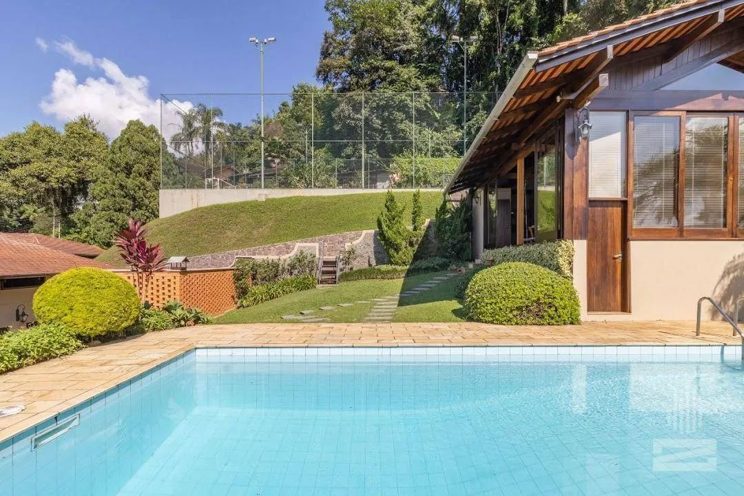 Casa à venda com 3 quartos e 3 suítes, 5 vagas, 1500m² no Itoupava Seca, Blumenau - foto 1