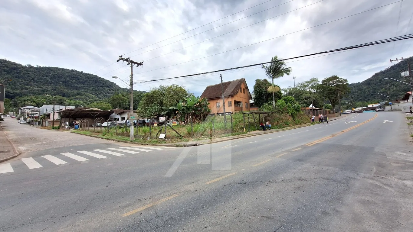 TERRENO PREDOMINANTEMENTE PLANO COM MAIS DE MIL M, IDEAL PARA ÁREA COMERCIAL - BAIRRO DA VELHA CENTRAL — foto 2